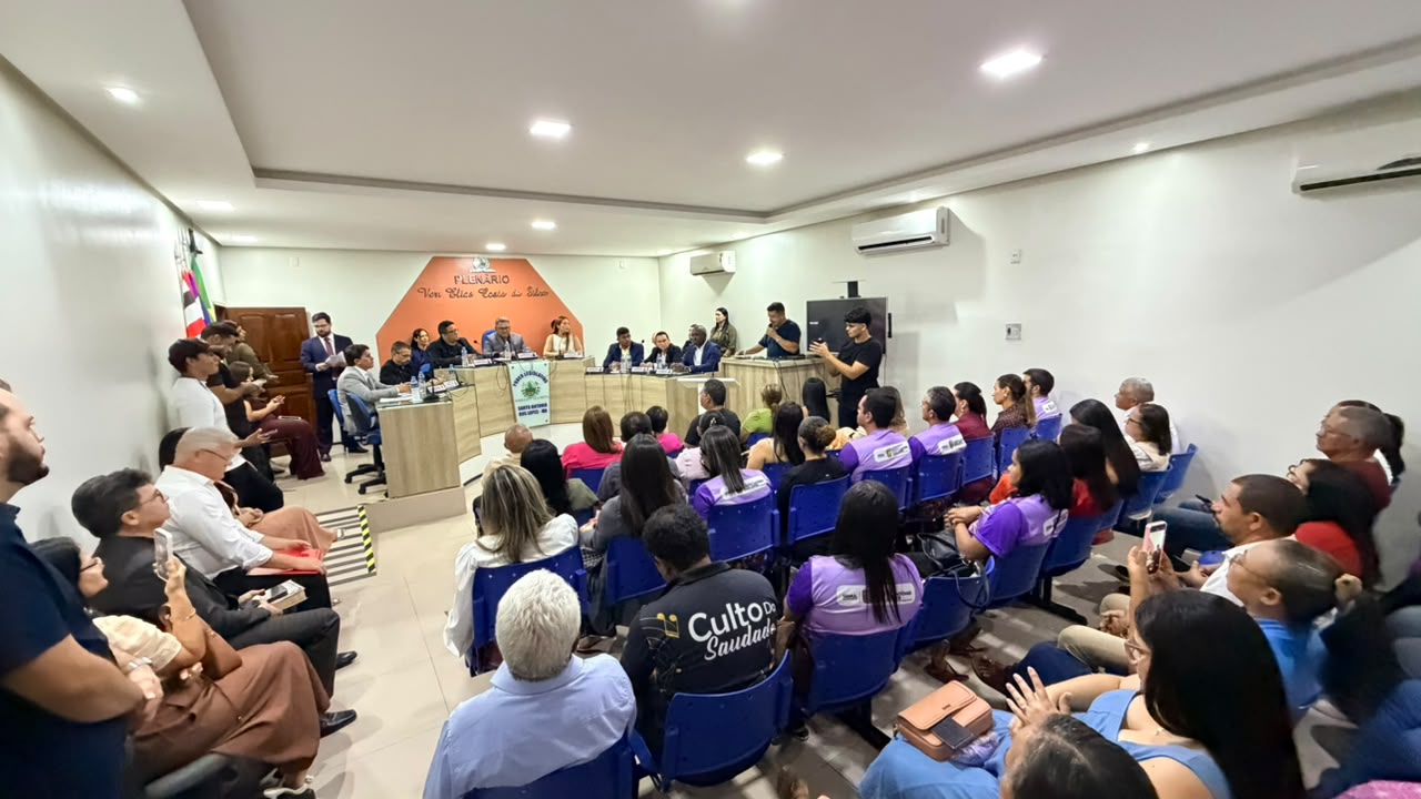Câmara de Santo Antônio dos Lopes homenageia juíza e pastor com Títulos de Cidadão Santo-antoen...